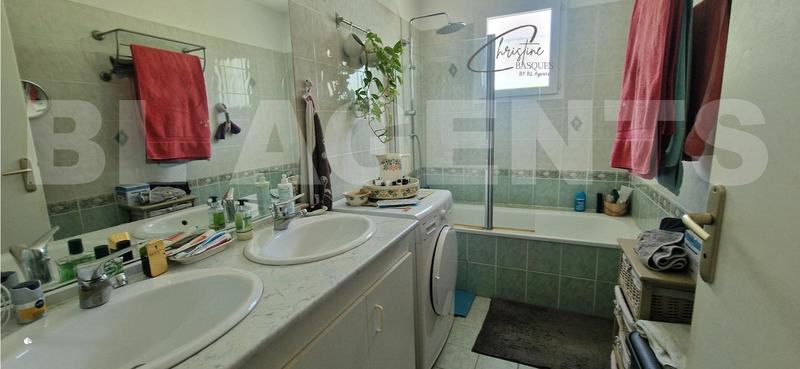 Maison traditionnelle - 90 m² - 5 pièces