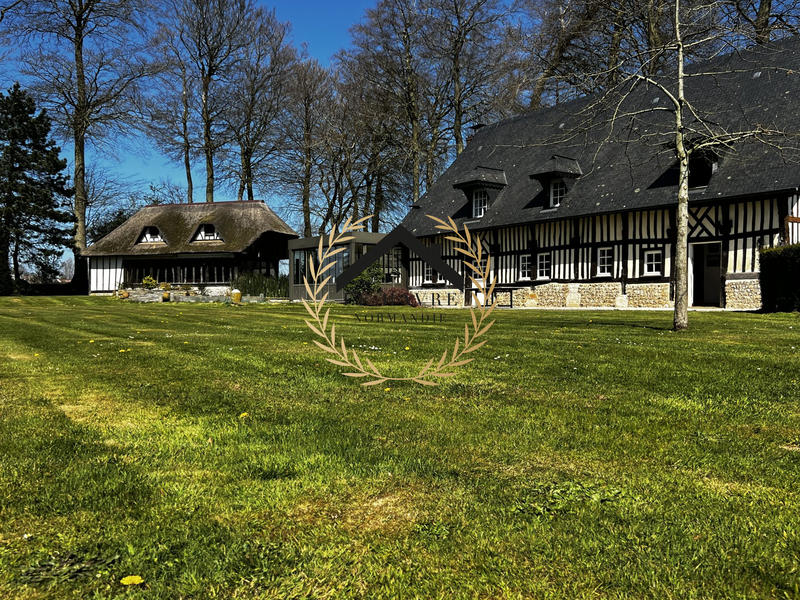 Maison - 253 m² - 10 pièces