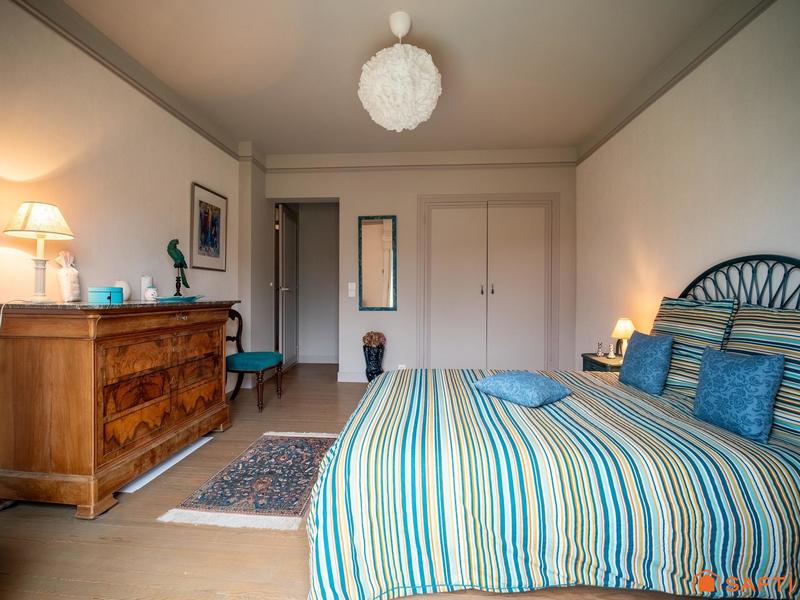 Maison - 260 m² - 5 pièces