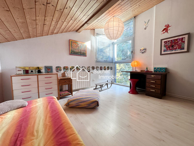 Maison - 200 m² - 9 pièces