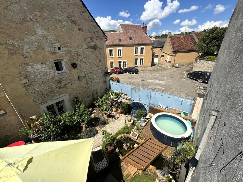 Maison - 280 m² - 10 pièces