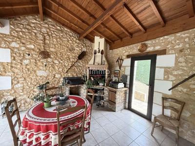 Maison de village - 168 m² - 8 pièces