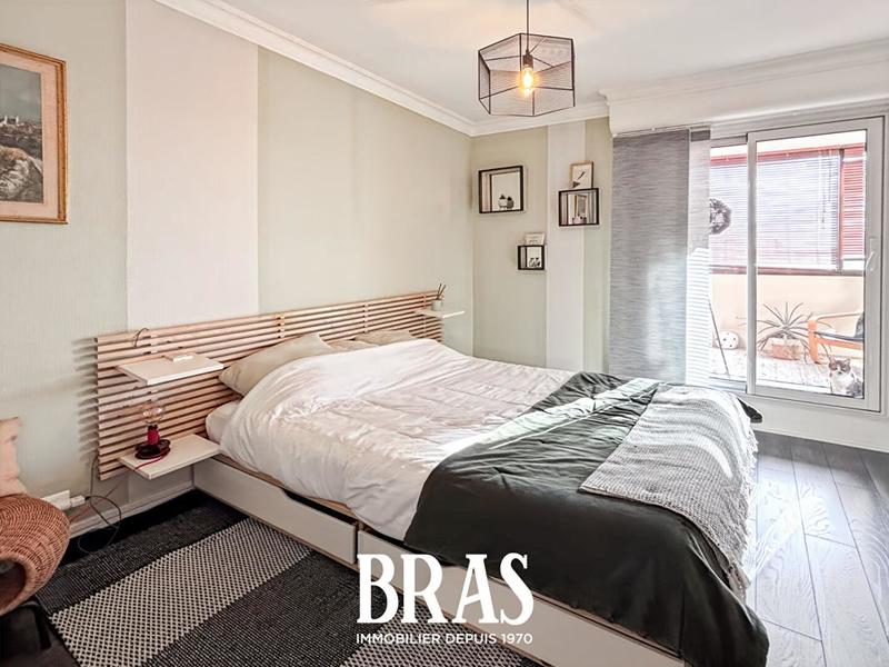 Appartement - 100 m² - 4 pièces