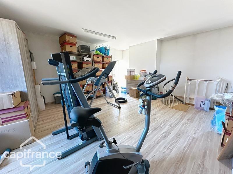 Maison en pierre - 208 m² - 9 pièces