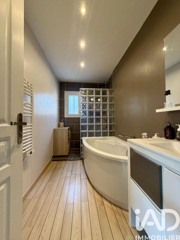 Maison - 91 m² - 6 pièces