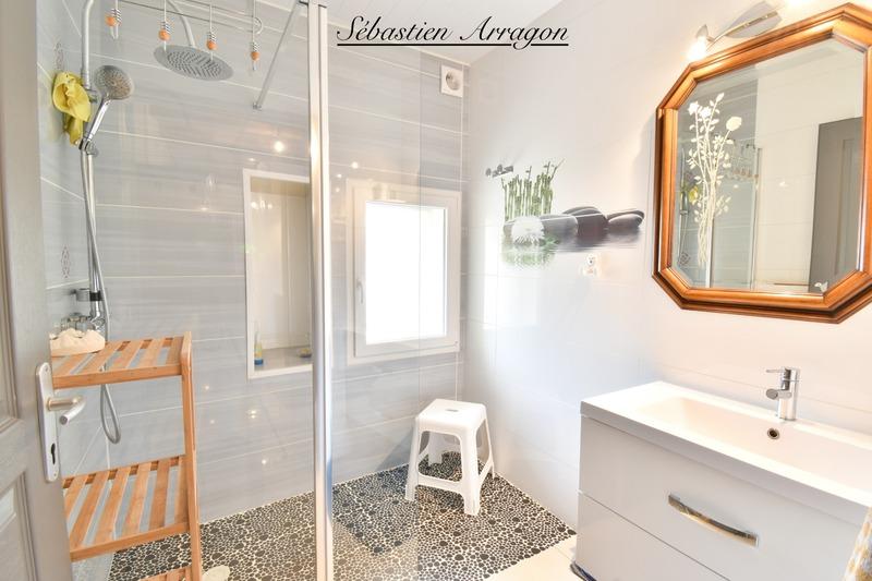 Propriété - 260 m² - 8 pièces