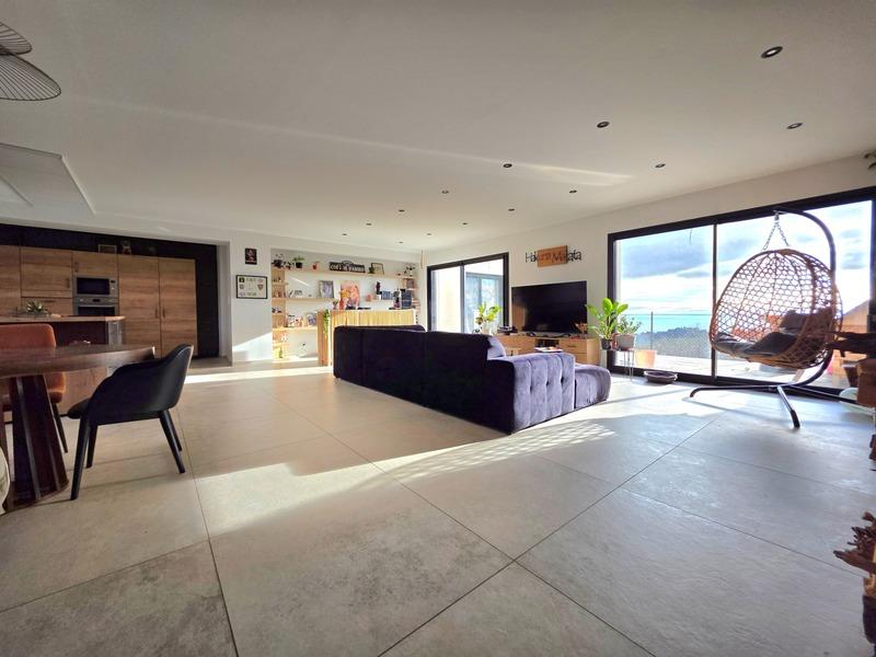 Maison - 171 m² - 6 pièces