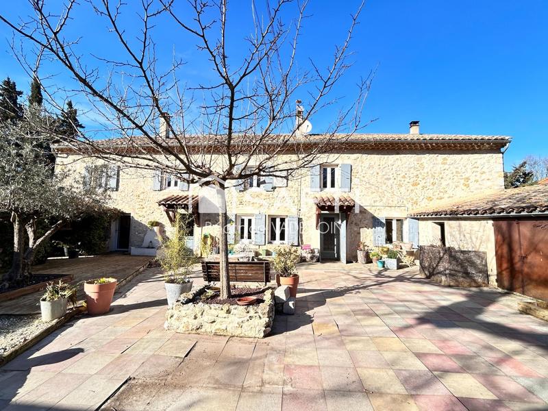 Maison - 200 m² - 5 pièces