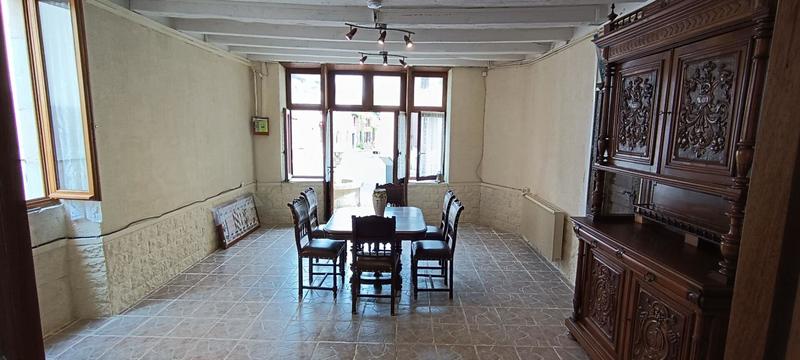 Maison - 180 m² - 6 pièces