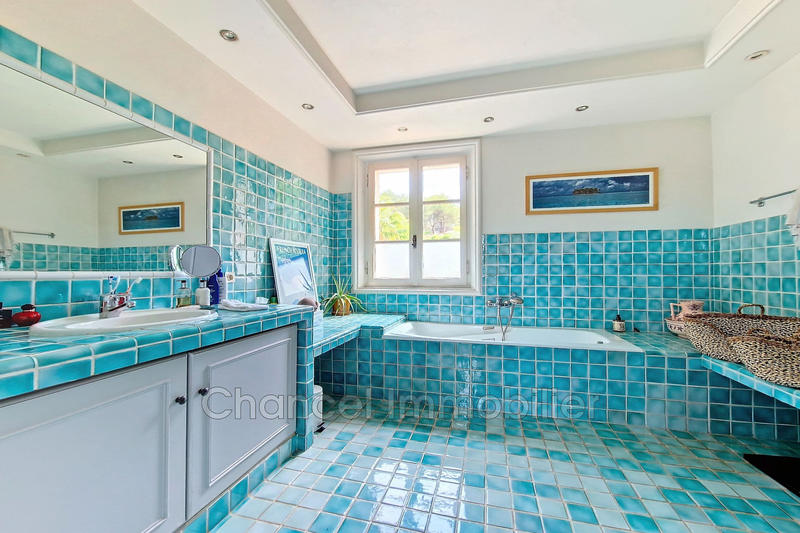 Villa - 240 m² - 5 pièces