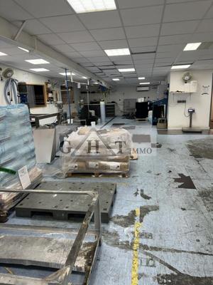 Entrepôt - 2 260 m²