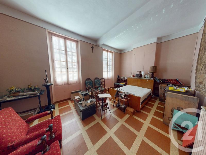 Maison - 400 m² - 8 pièces