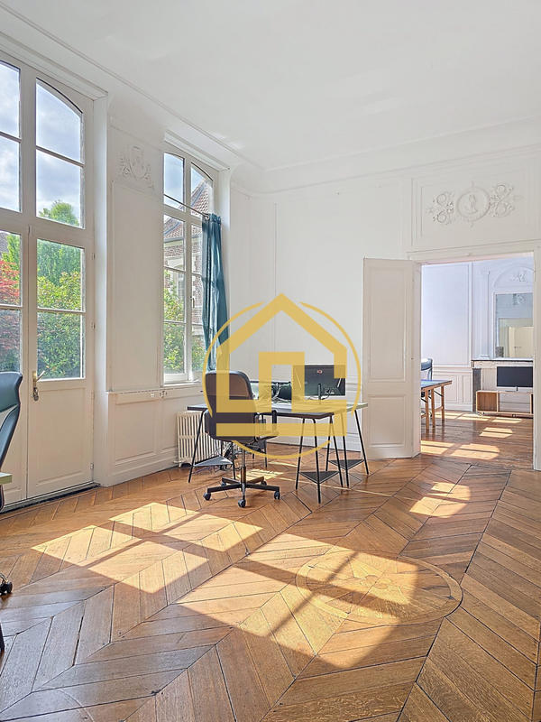 Appartement - 177 m² - 6 pièces