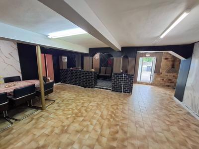 Maison - 190 m² - 7 pièces