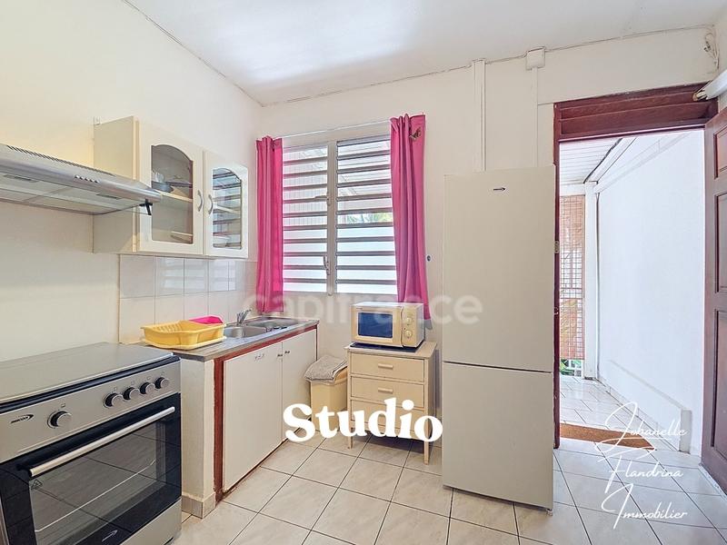 Maison - 184 m² - 9 pièces