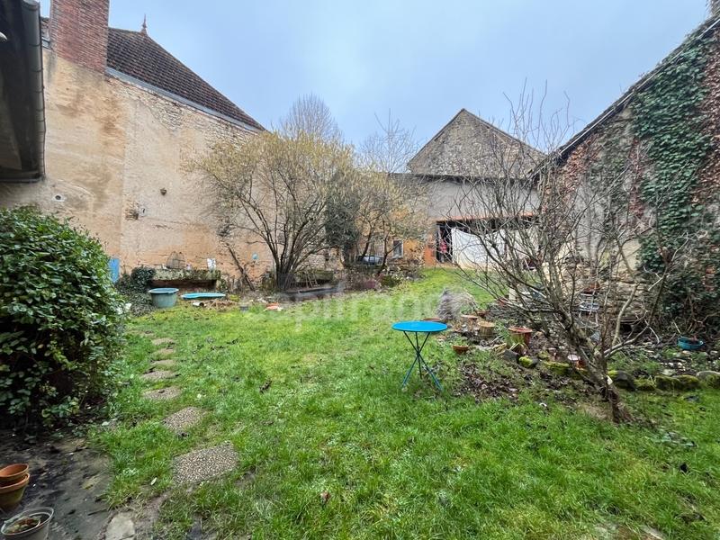 Maison - 214 m² - 7 pièces