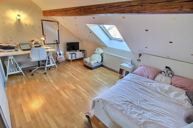 Maison - 230 m² - 5 pièces