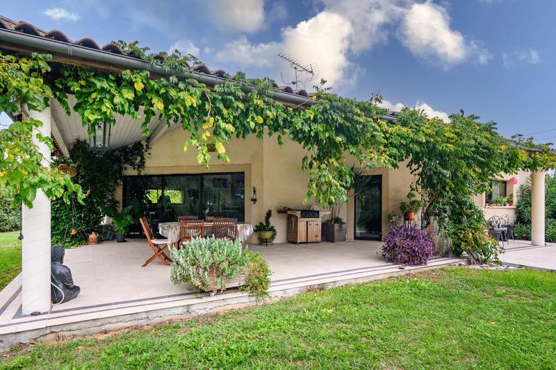 Maison - 200 m² - 6 pièces