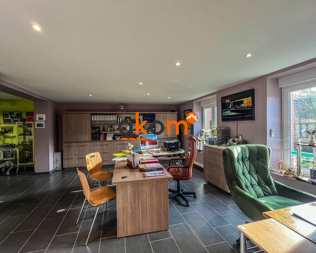 Appartement - 96 m² - 8 pièces