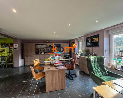 Appartement - 96 m² - 8 pièces