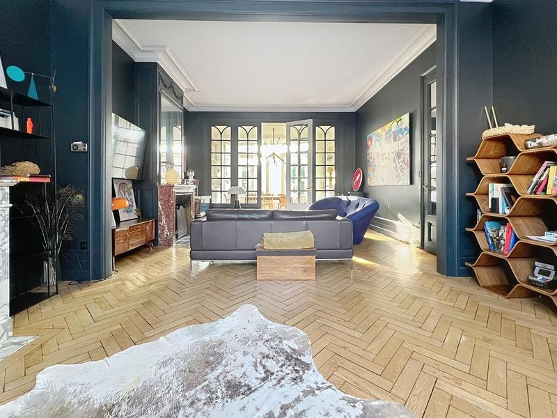 Maison - 214 m² - 7 pièces