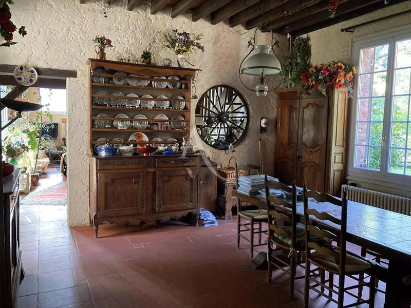 Maison - 281 m² - 9 pièces