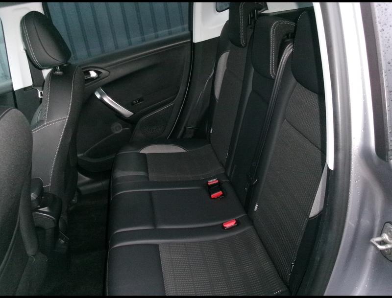 Peugeot 2008 Ptech 110 Allure Eat6