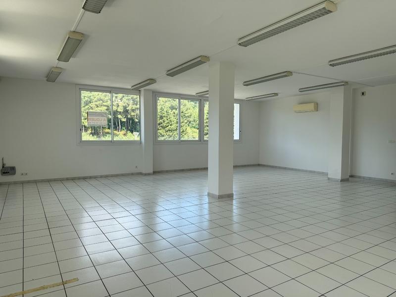 Bureau - 567 m² - 10 pièces