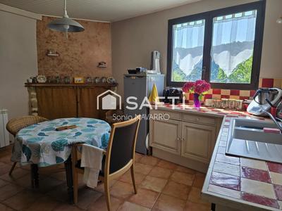 Maison - 180 m² - 8 pièces