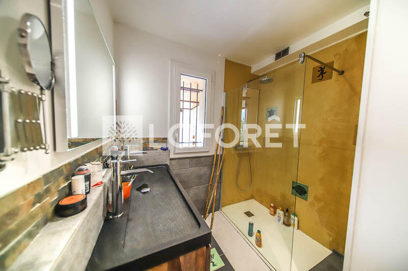 Maison - 97 m² - 5 pièces