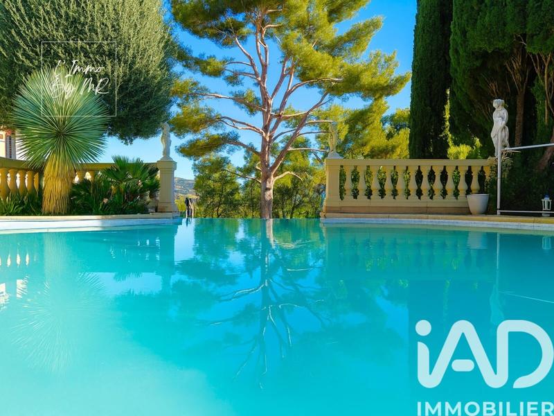 Maison - 265 m² - 6 pièces