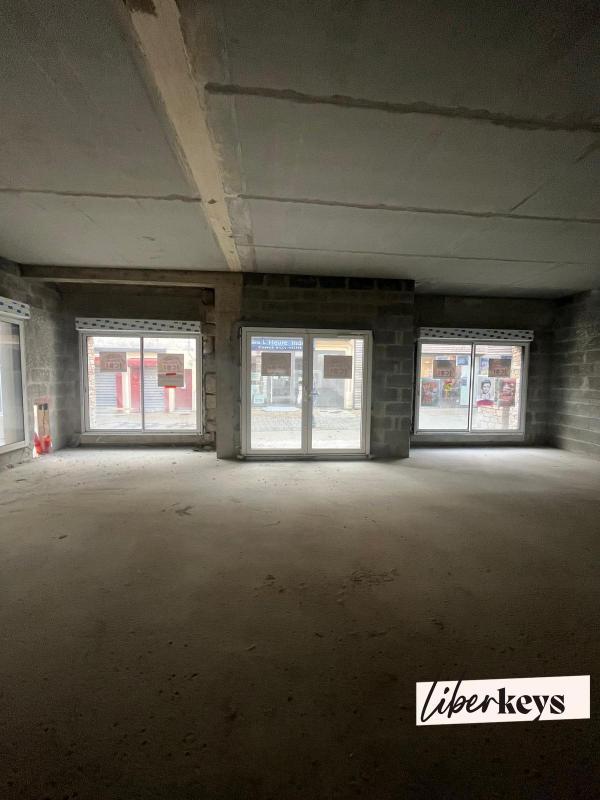 Divers - 156 m² - 1 pièce