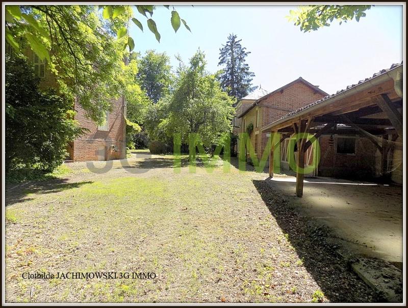 Propriété - 350 m² - 17 pièces