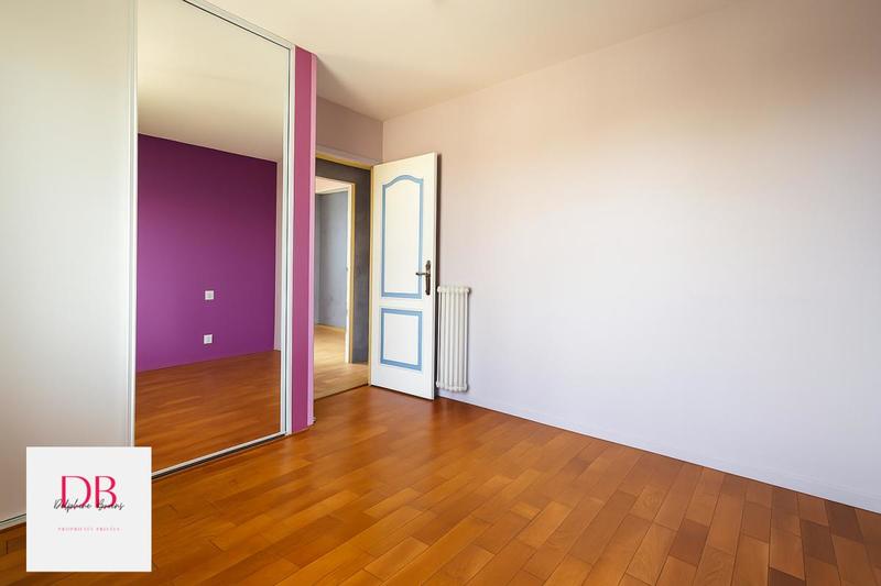 Maison - 92 m² - 5 pièces