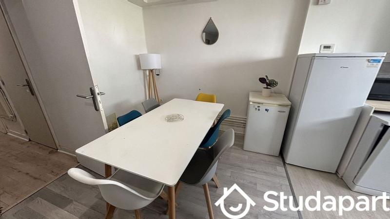 Chambre - 64 m² - 1 pièce