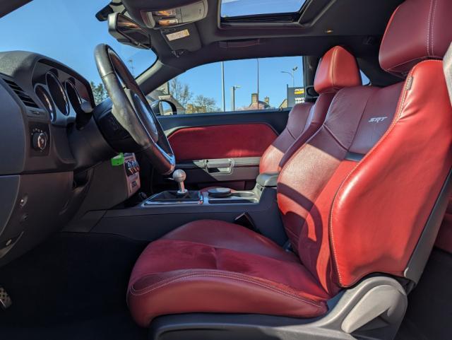 Dodge Challenger Srt8