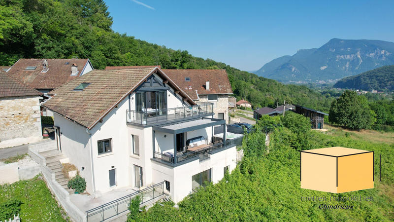 Maison - 125 m² - 6 pièces