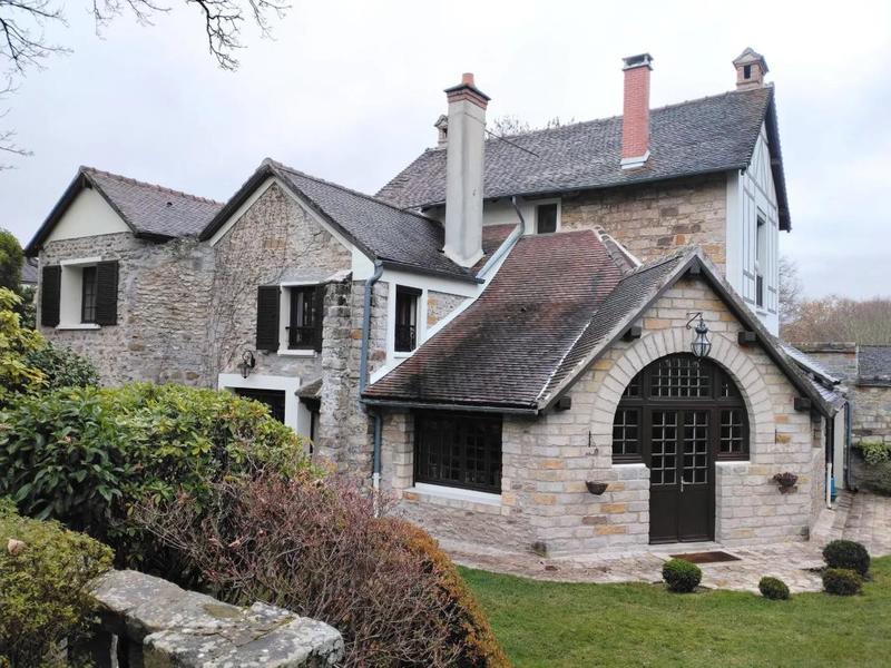 Demeure - 218 m² - 7 pièces