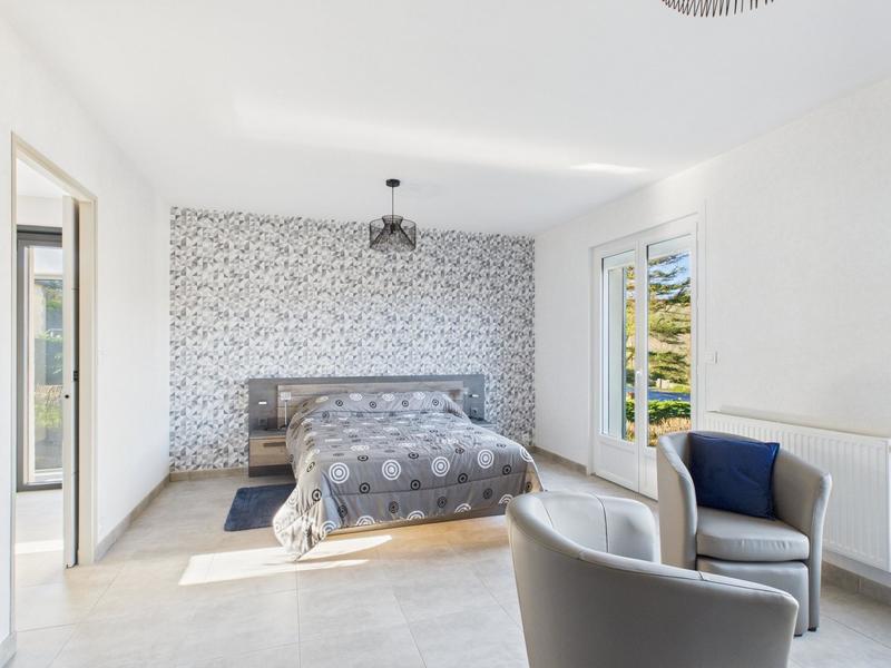 Villa - 185 m² - 11 pièces