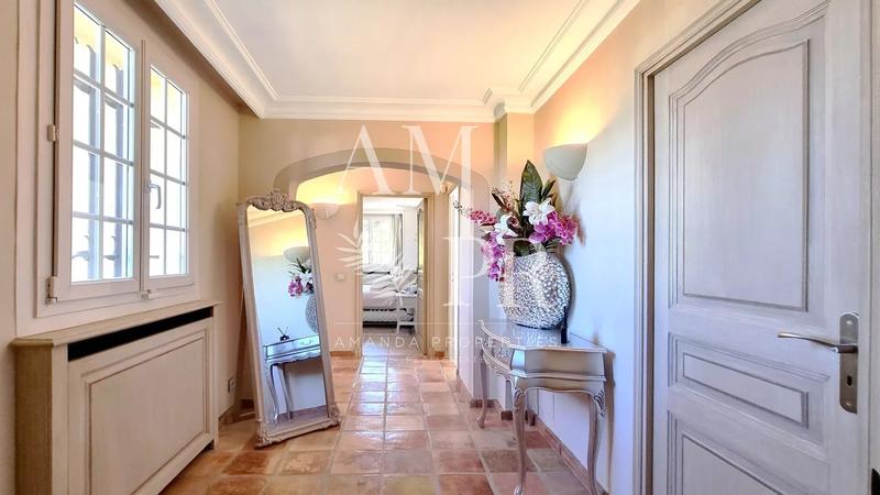 Maison - 273 m² - 7 pièces