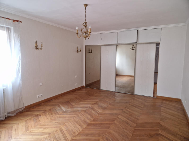 Maison - 224 m² - 7 pièces