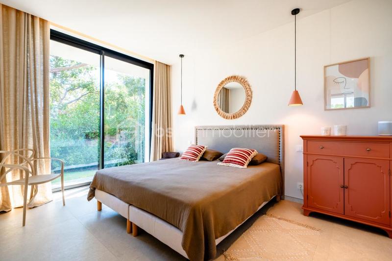 Villa - 395 m² - 9 pièces