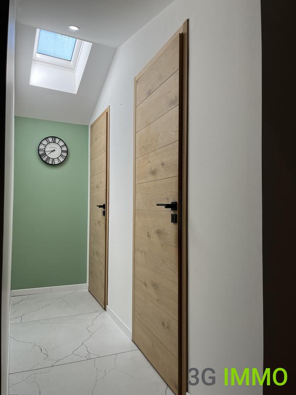 Maison - 244 m² - 9 pièces