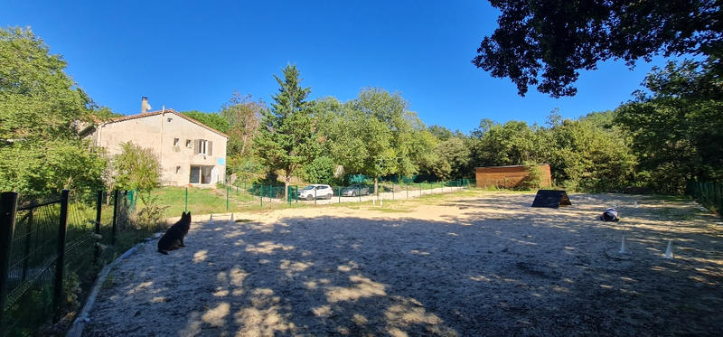 Maison - 210 m² - 10 pièces