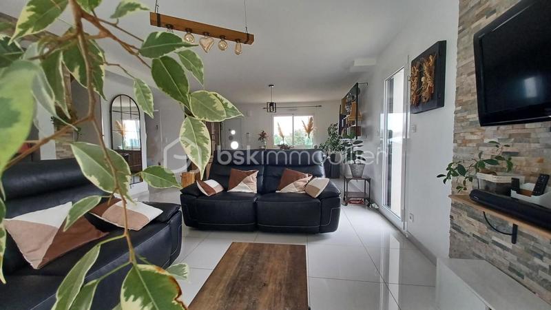 Maison traditionnelle - 150 m² - 9 pièces