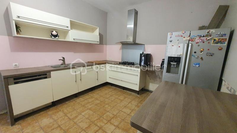 Maison - 200 m² - 11 pièces