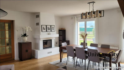 Maison traditionnelle - 160 m² - 6 pièces