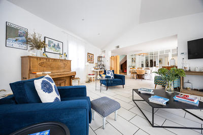 Maison - 237 m² - 8 pièces