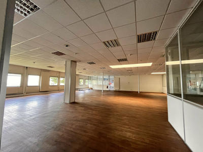 Bureau - 955 m²