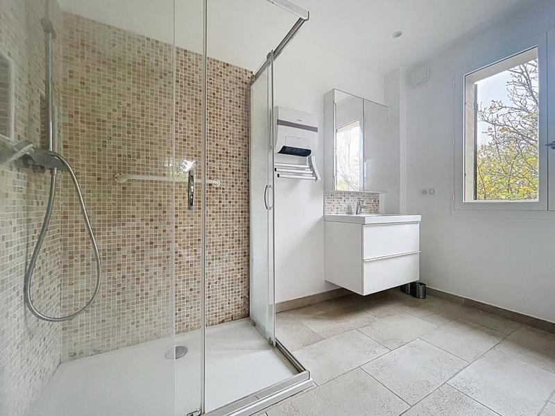 Pavillon - 150 m² - 6 pièces